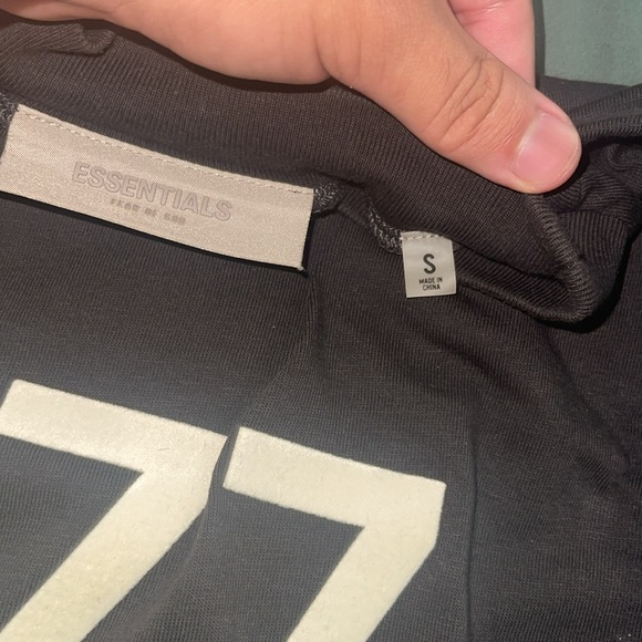 Fear of god Essentials 1977 Tee - Picture 3 of 4